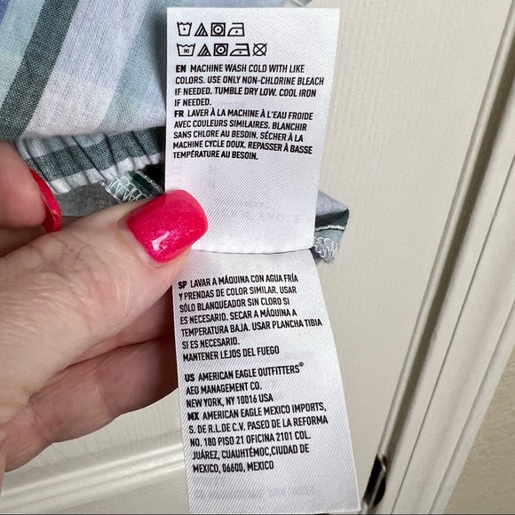 American Eagle blue plaid button up cotton top with exaggerated Peter Pan collar - Picture 6 of 7